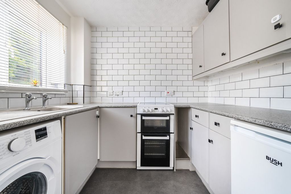 Property photo 2 of 12 Kitchen