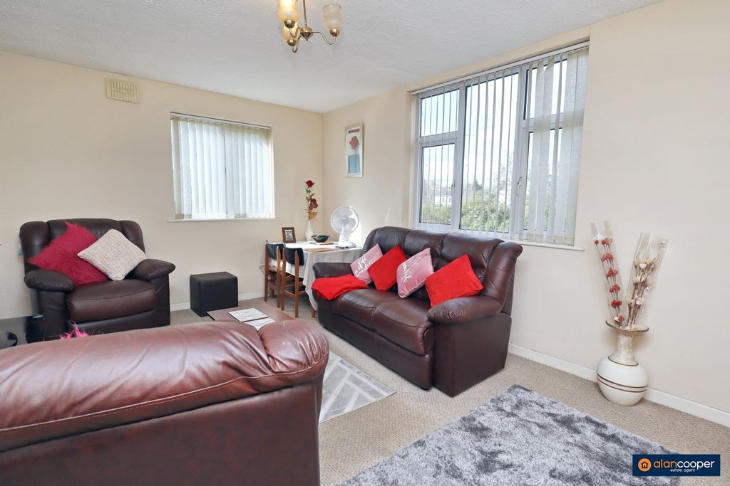 Property photo 2 of 8 3204984