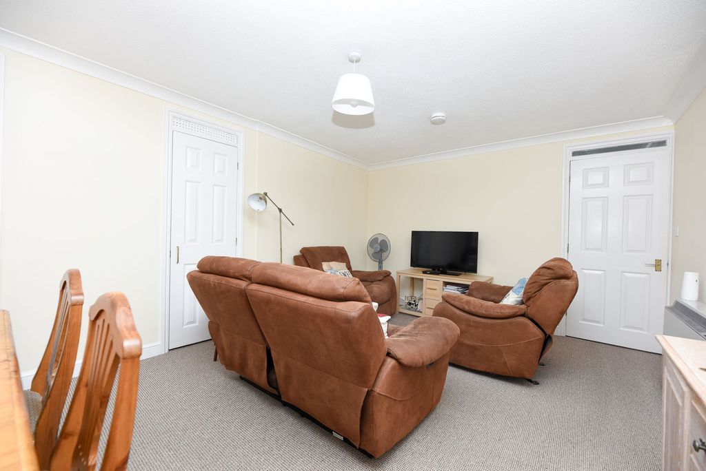 Property photo 3 of 8
