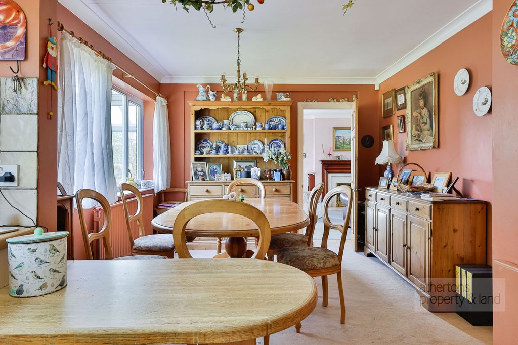 Property photo 2 of 25