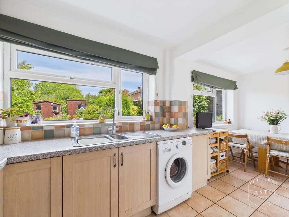 Property photo 3 of 19 Kitchen/Diner