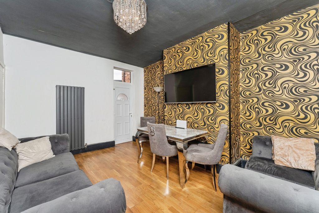 Property photo 2 of 16 Pbox-Img.Jpg