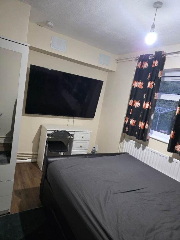 Property photo 2 of 3