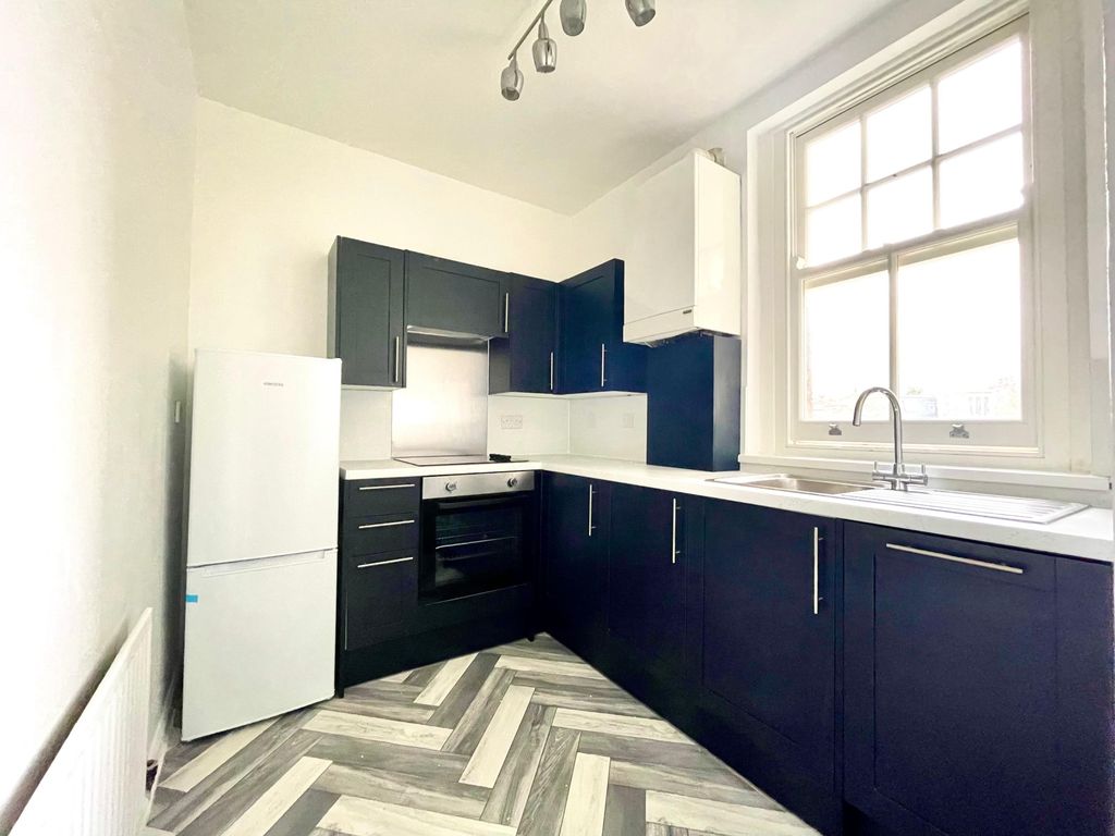 Property photo 3 of 17 Photo 1