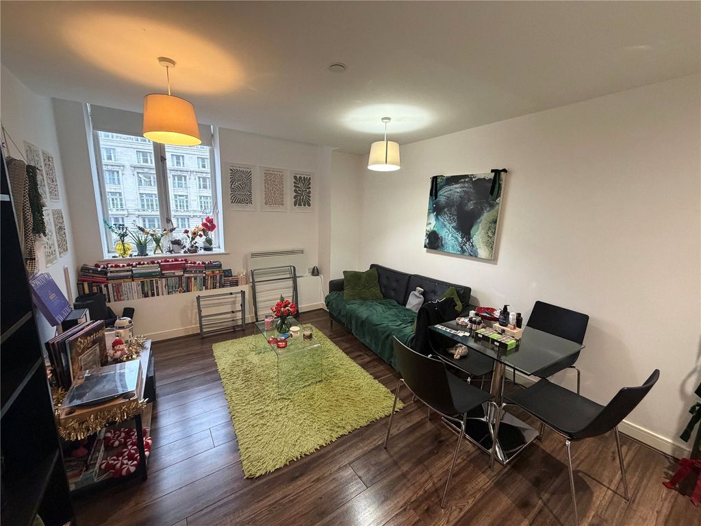 Property photo 2 of 7 Picture No. 11