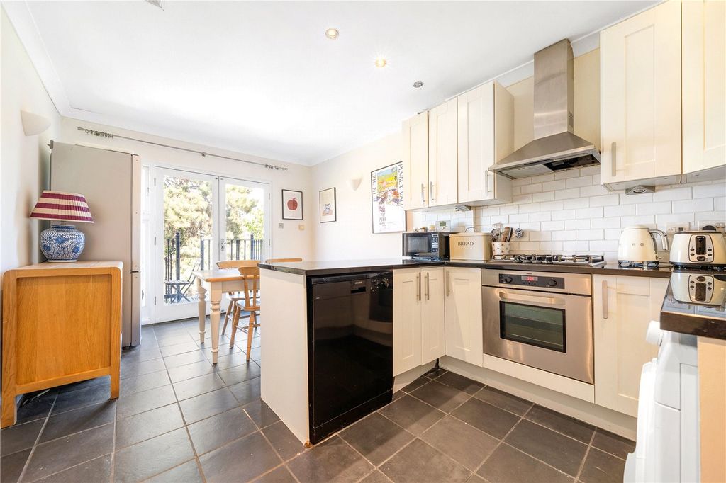 Property photo 2 of 17 Kitchen