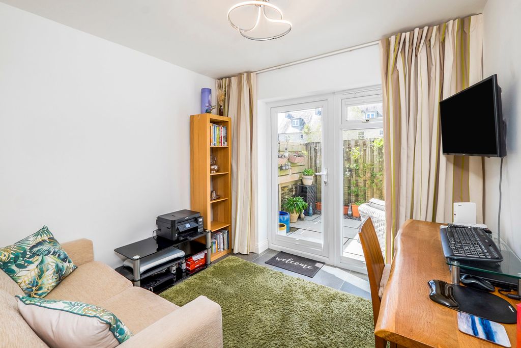 Property photo 3 of 20 Pbox-Img.Jpg