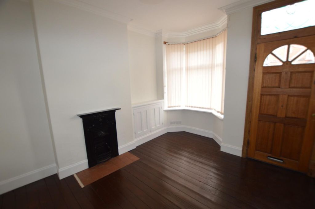 Property photo 2 of 10 Lounge