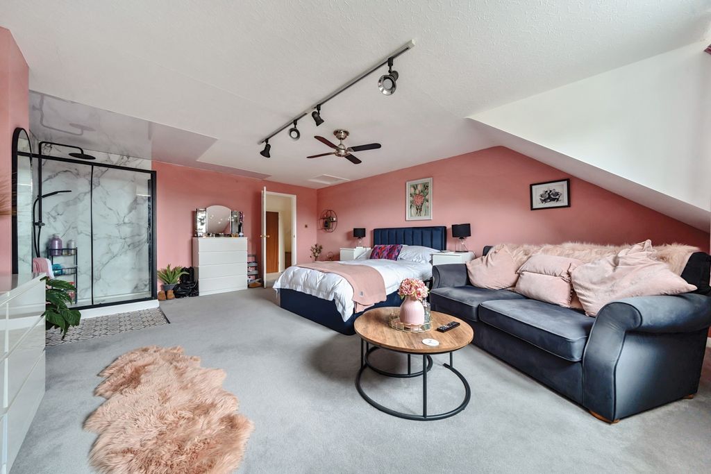 Property photo 2 of 20 1301062-14-6835B733c5A01.Nef