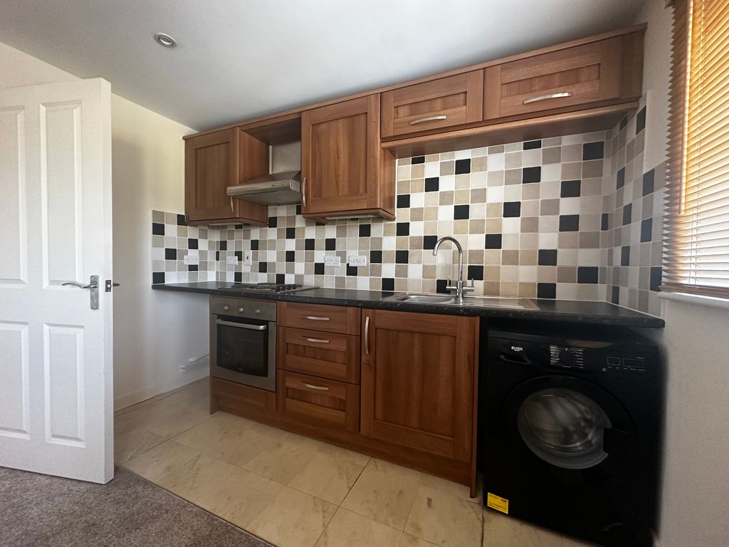 Property photo 2 of 5 Kitchen