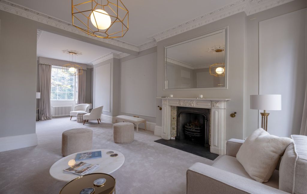 Property photo 2 of 19 Picture No. 32