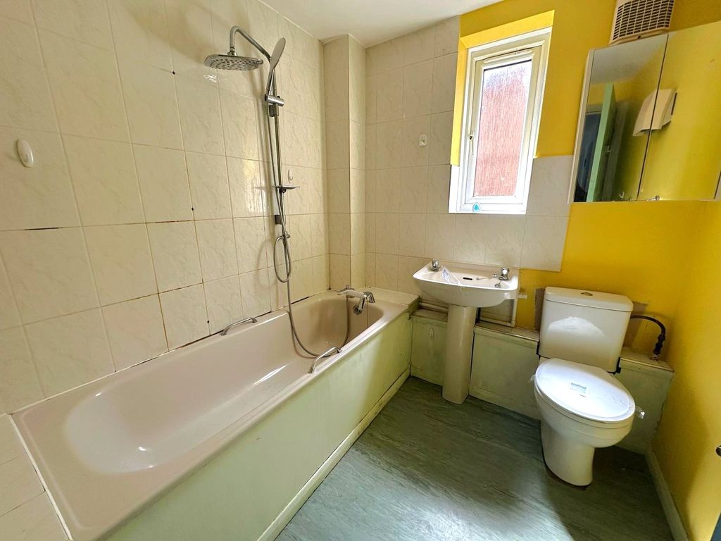 Property photo 3 of 7 Picture No. 04
