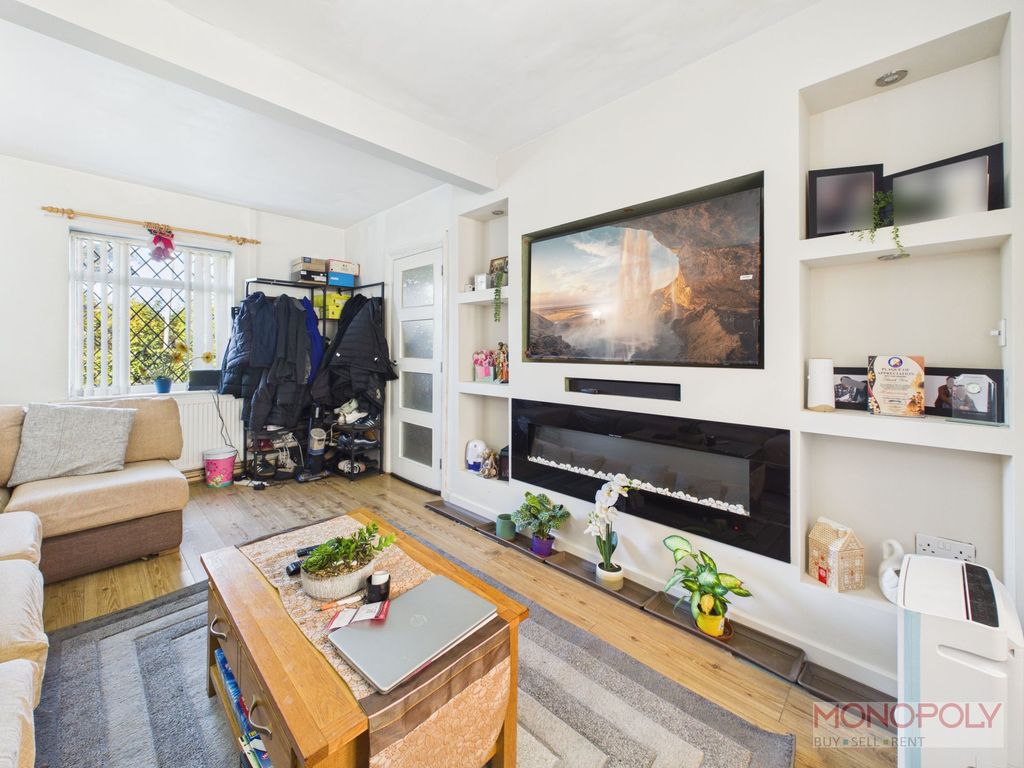Property photo 2 of 18