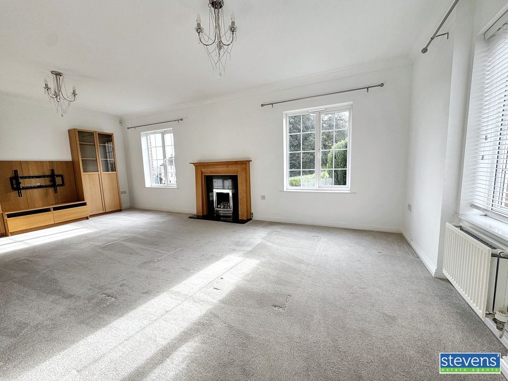 Property photo 2 of 22 Image00022