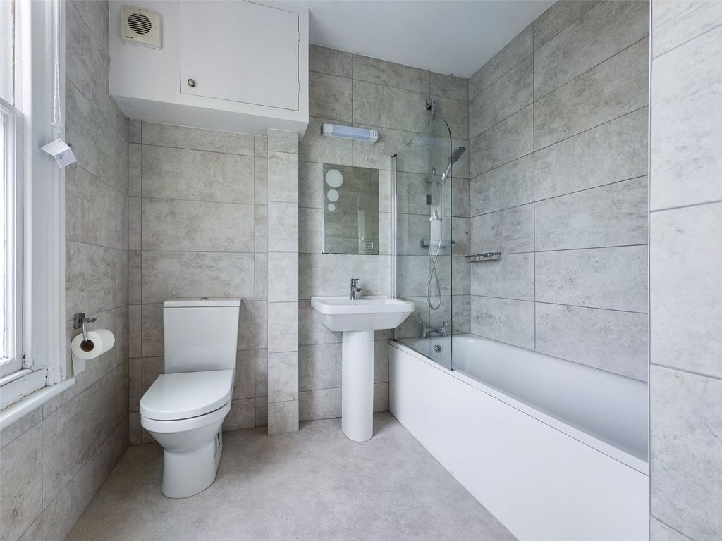 Property photo 3 of 14 Bathroom