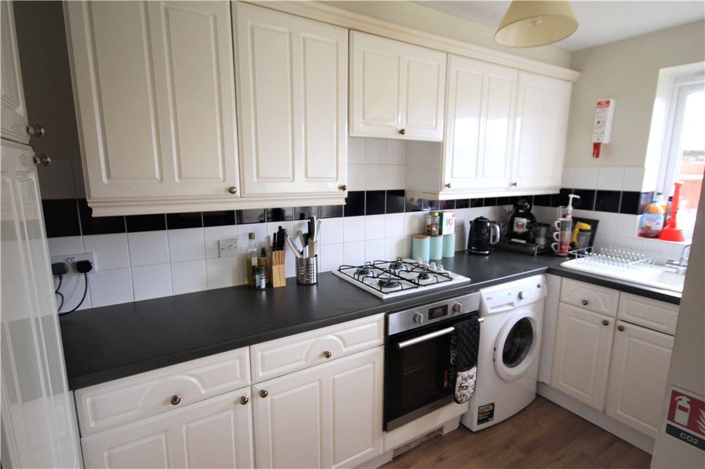 Property photo 3 of 7 Kitchen