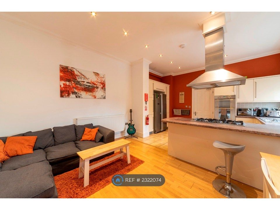 Property photo 2 of 11 Kitchen Diner