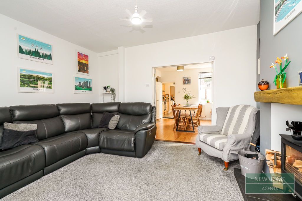 Property photo 3 of 17 Photo 7