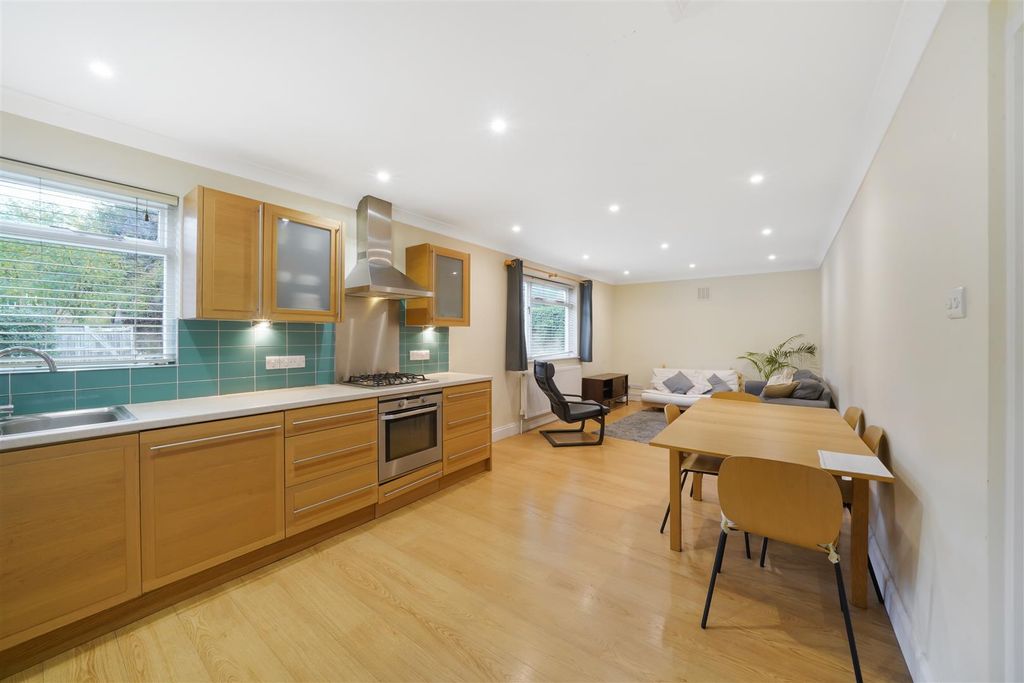 Property photo 3 of 17 Gwendolen Avenue