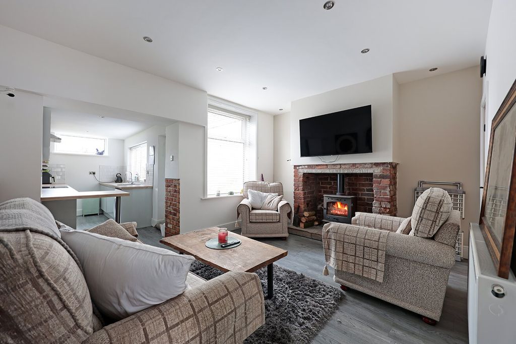 Property photo 2 of 10 4662592