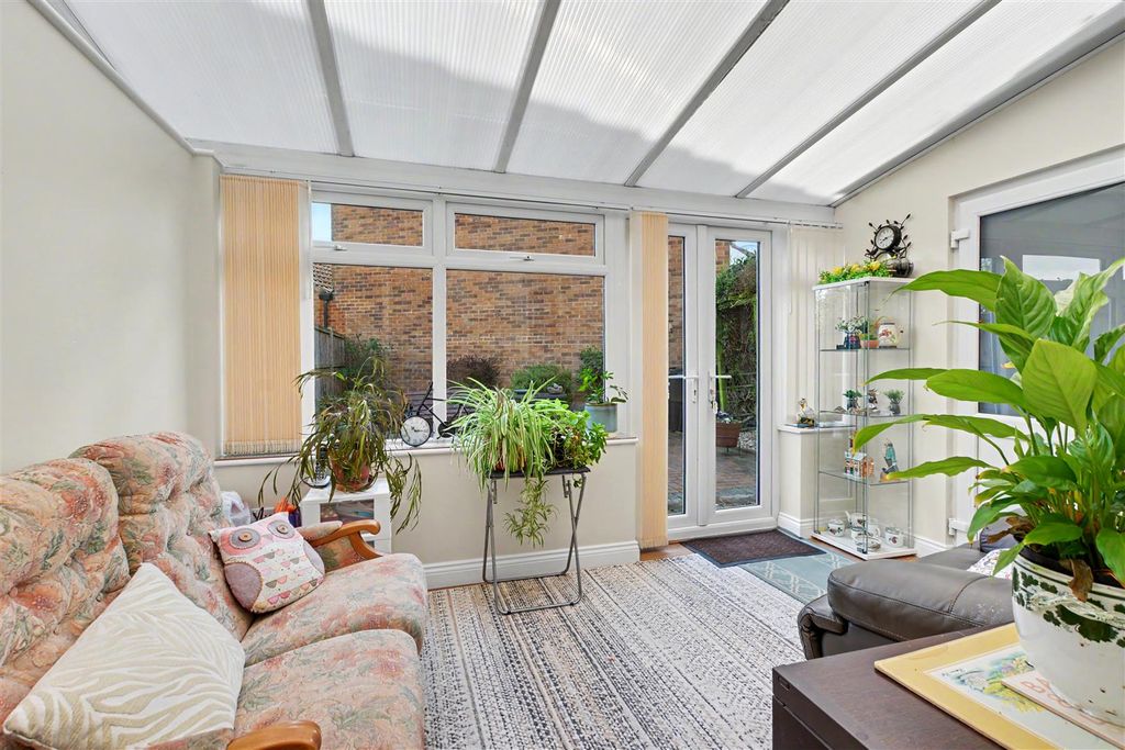 Property photo 3 of 12 Conservatory_2.Jpeg
