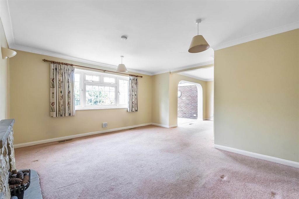 Property photo 2 of 32 21-Overton-Road-1.Jpg