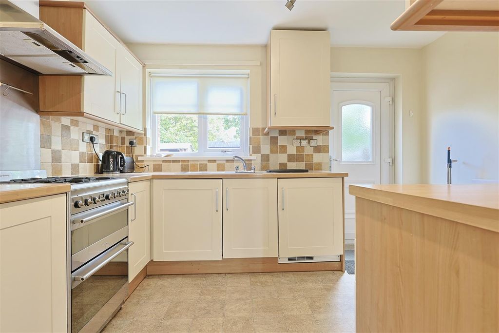 Property photo 2 of 16 49276CD3-Aab7-4E3C-A2B4-1A366F69C9C6_1_201_A.Jpeg