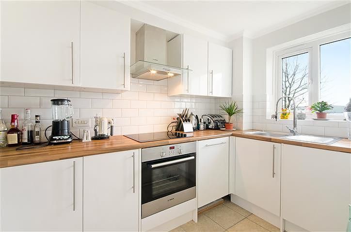 Property photo 3 of 7 Kitchen