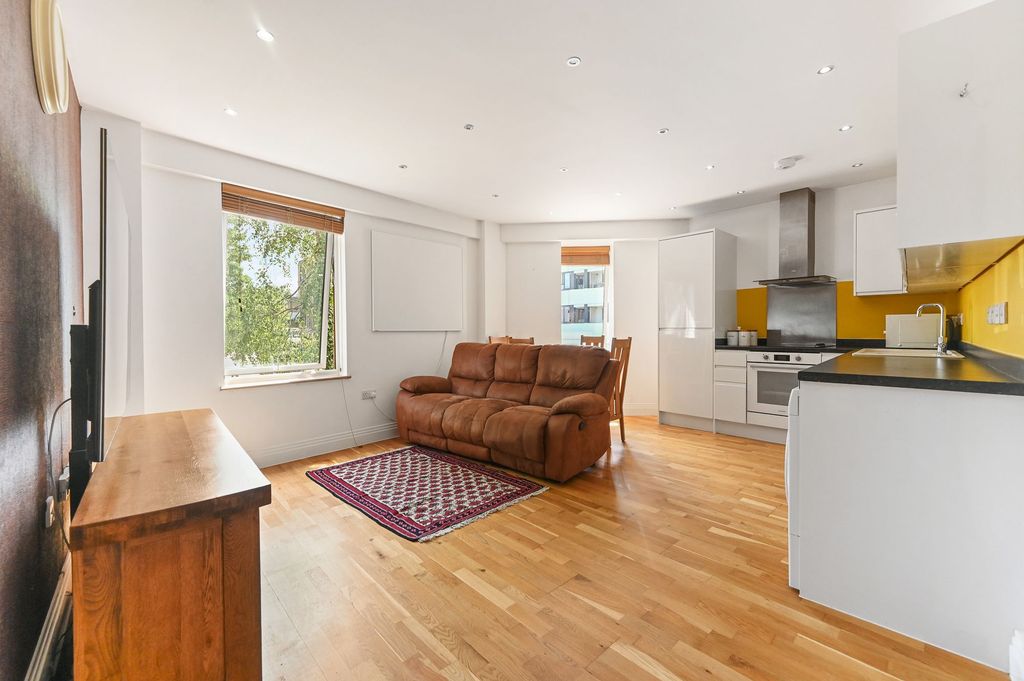 Property photo 1 of 8