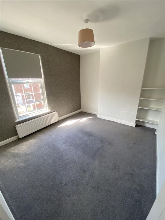 Property photo 2 of 17 Bedroom 1