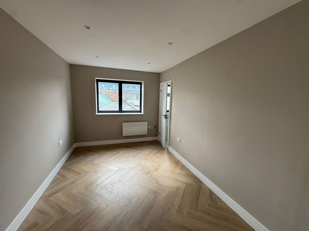 Property photo 2 of 4 Gallery