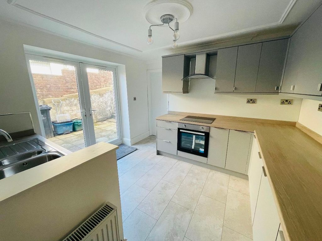 Property photo 3 of 23