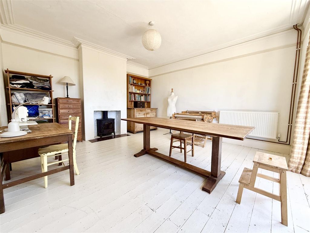 Property photo 3 of 33 Dining Room