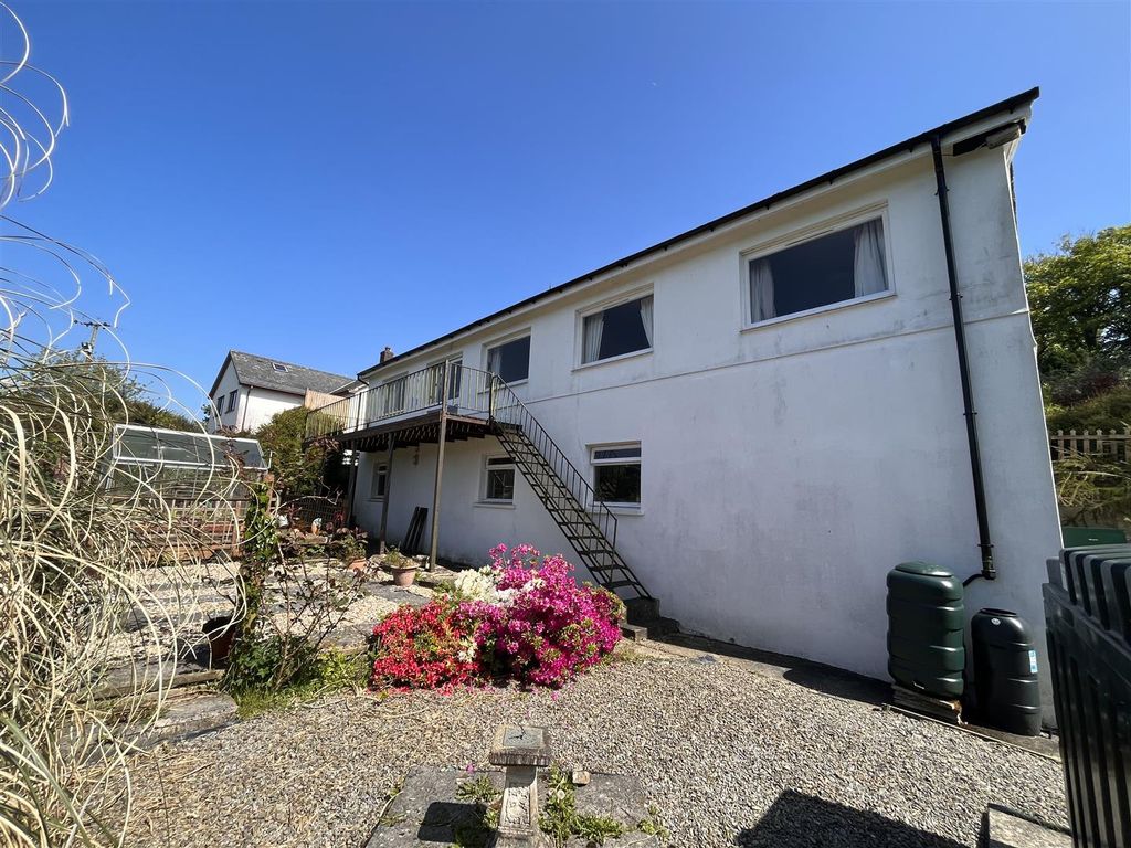 Property photo 2 of 24 Externally