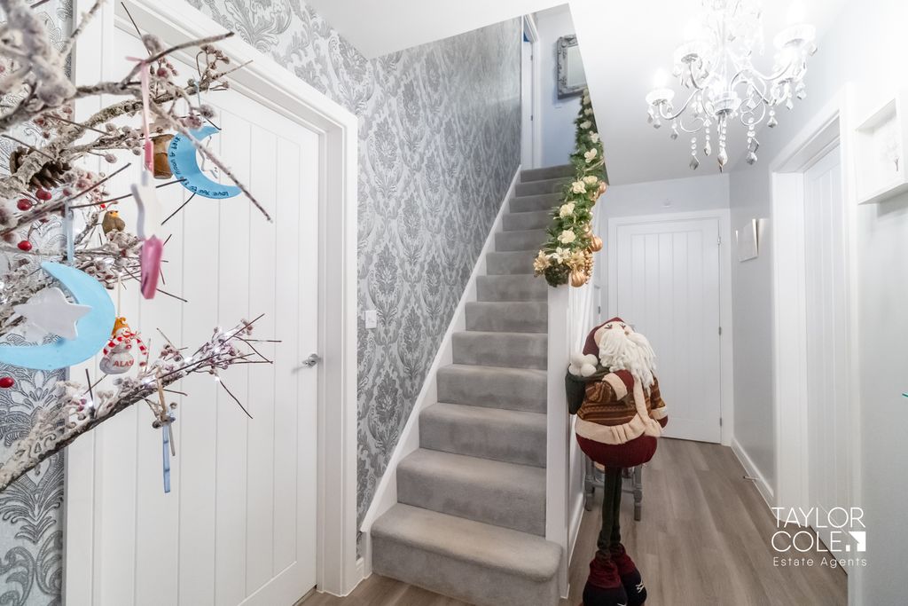 Property photo 2 of 30