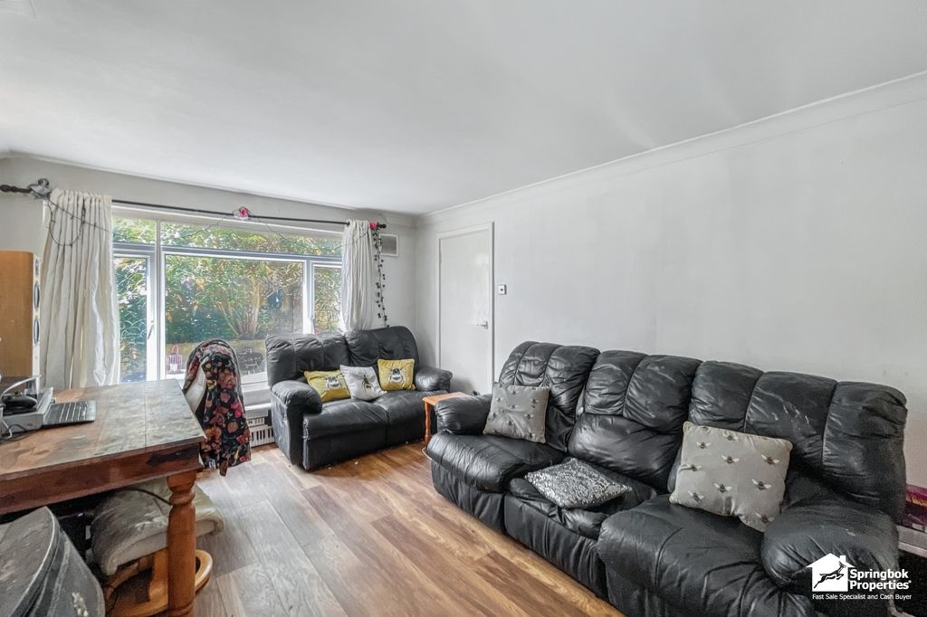 Property photo 3 of 21 2