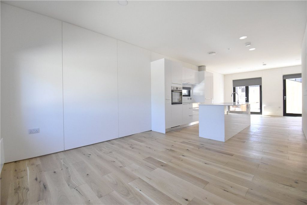 Property photo 3 of 14 Picture No. 14