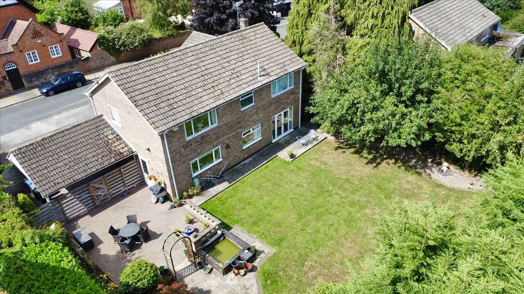 Property photo 2 of 33