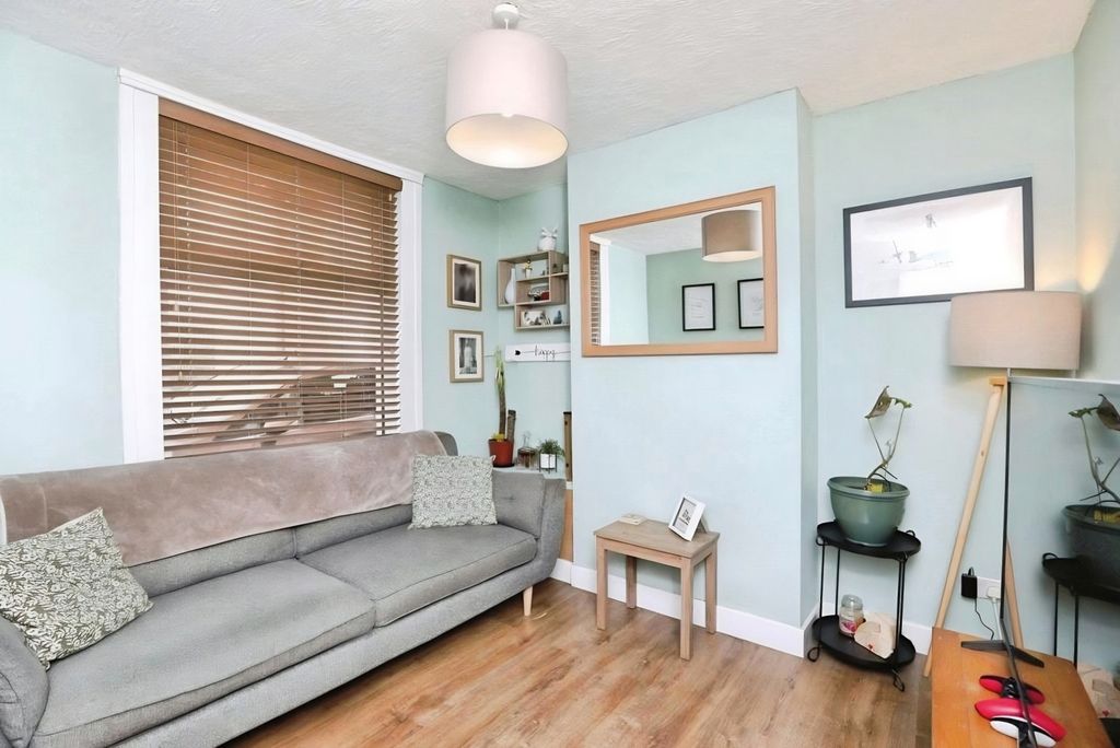Property photo 2 of 10 Pbox-Img.Jpg