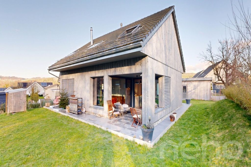 Property photo 1 of 12