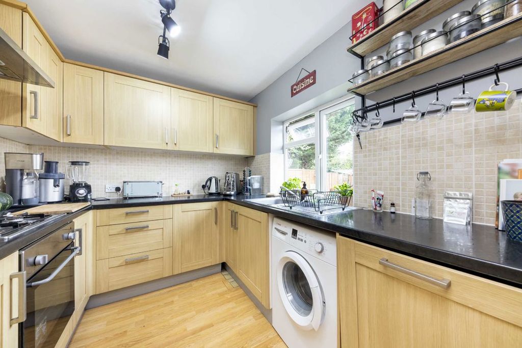 Property photo 3 of 5