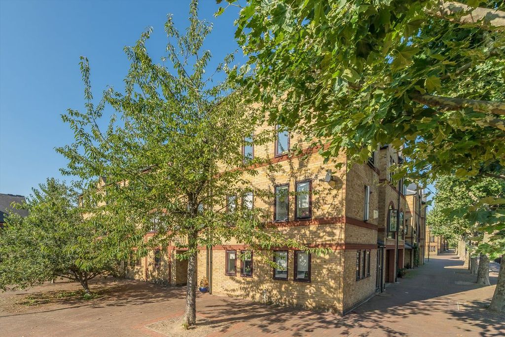 Property photo 1 of 5