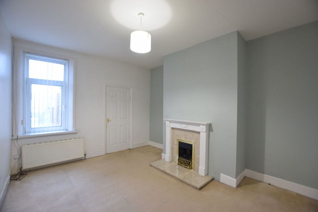 Property photo 2 of 7 Living Room