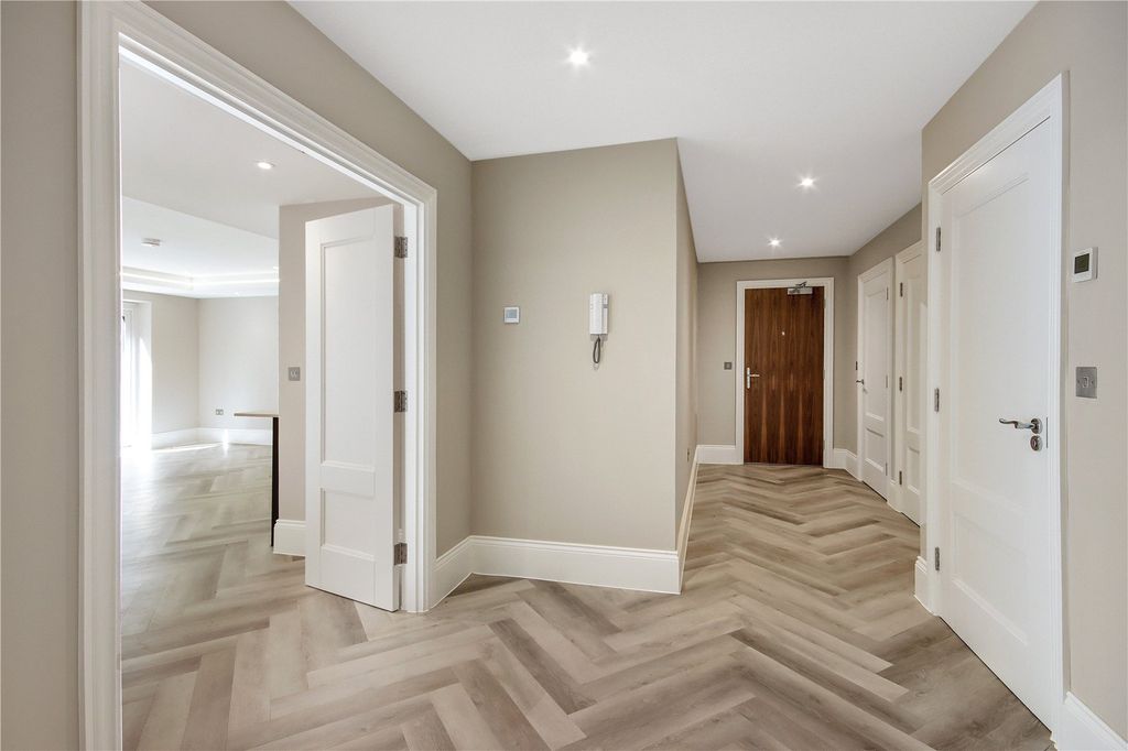 Property photo 2 of 8 Plot 4 Entrance Hall