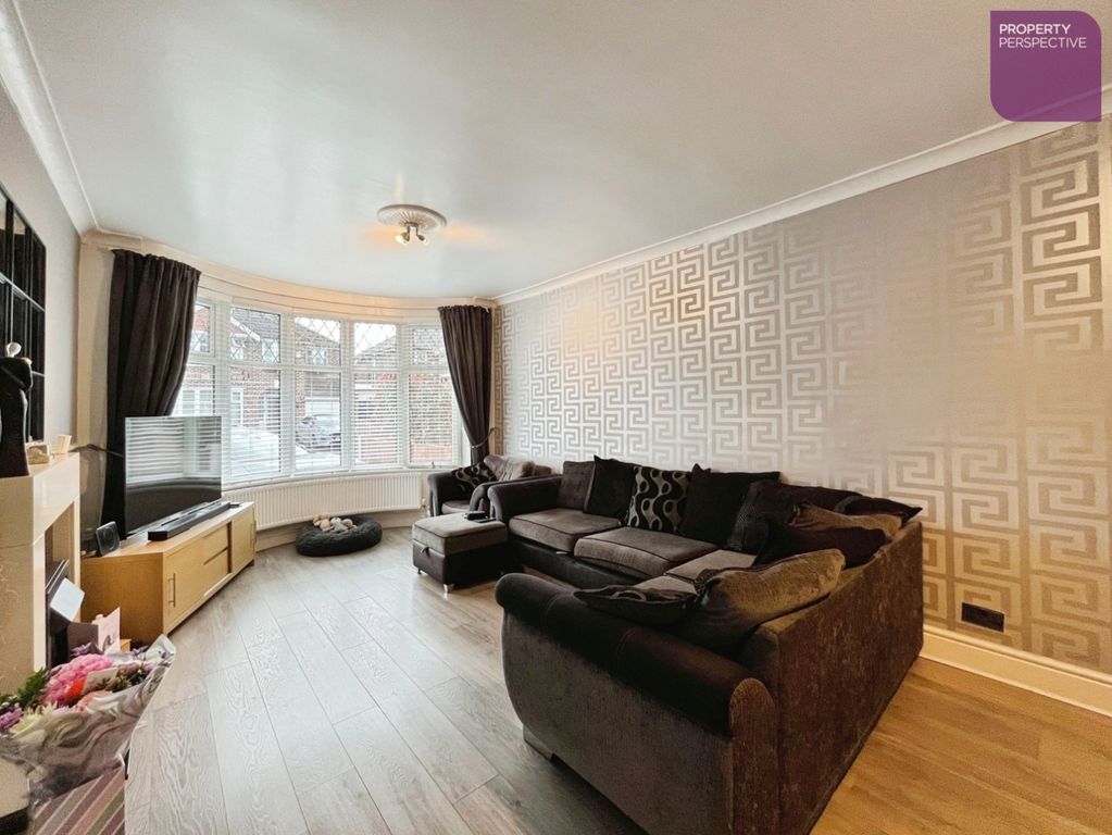 Property photo 2 of 17 Lounge