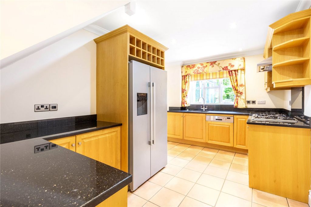 Property photo 3 of 22 Kitchen