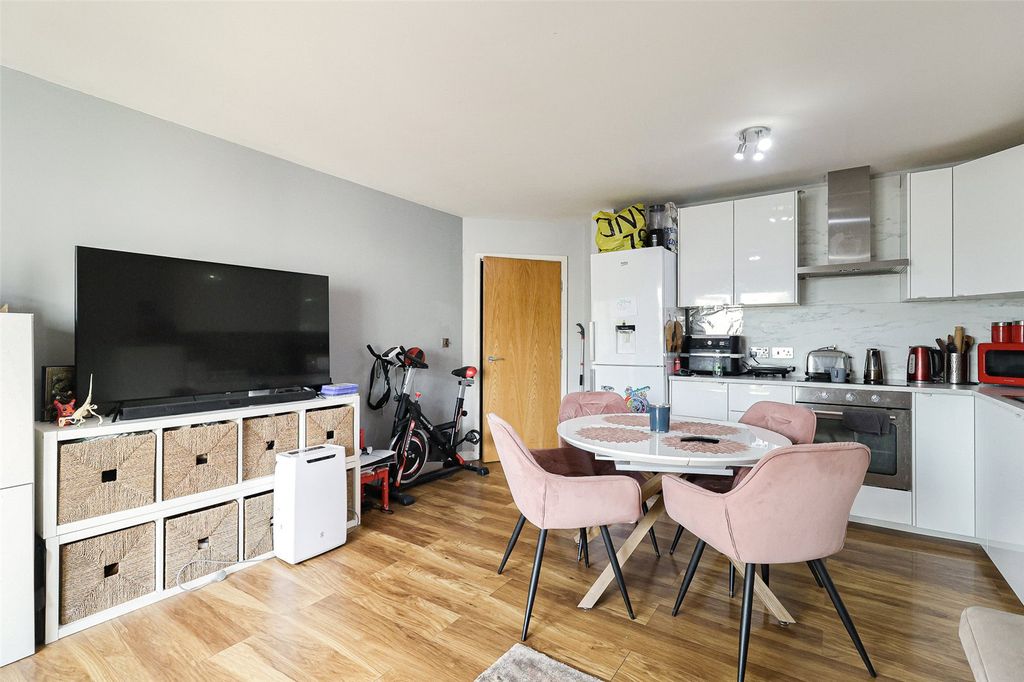 Property photo 1 of 16 Picture No. 08
