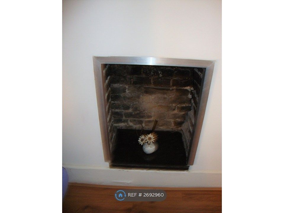 Property photo 3 of 14 Feature Fireplace (Decor Only)