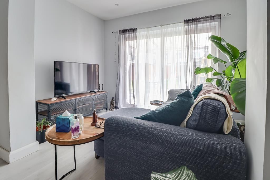 Property photo 3 of 24 Lounge/Diner