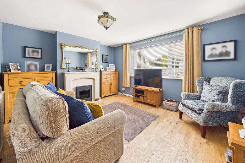 Property photo 2 of 35